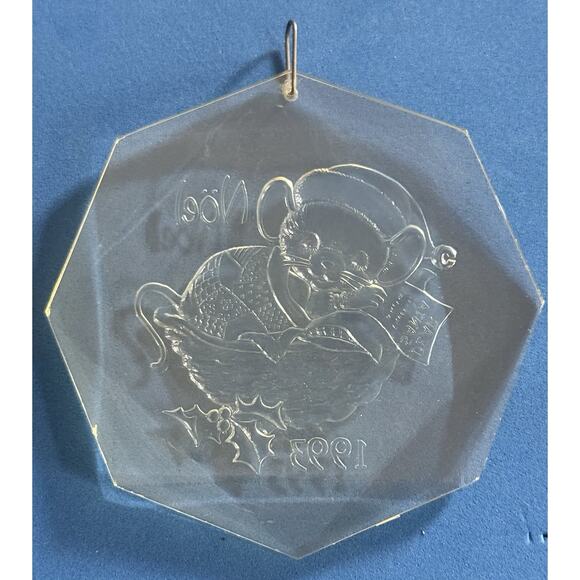 1993 Holiday Treasures Collectors’ Sleeping Mouse Octagonal Acrylic Ornament - Picture 5 of 11